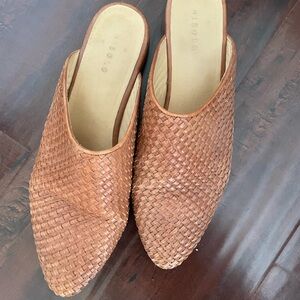 Nisolo Ama Woven Mules